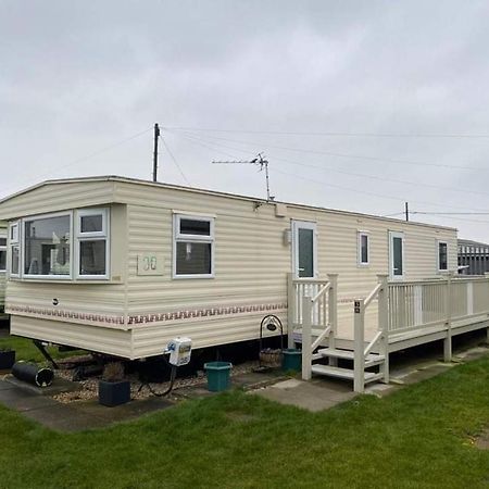 Готель 8 Berth Sealands Інголдмеллс Екстер'єр фото