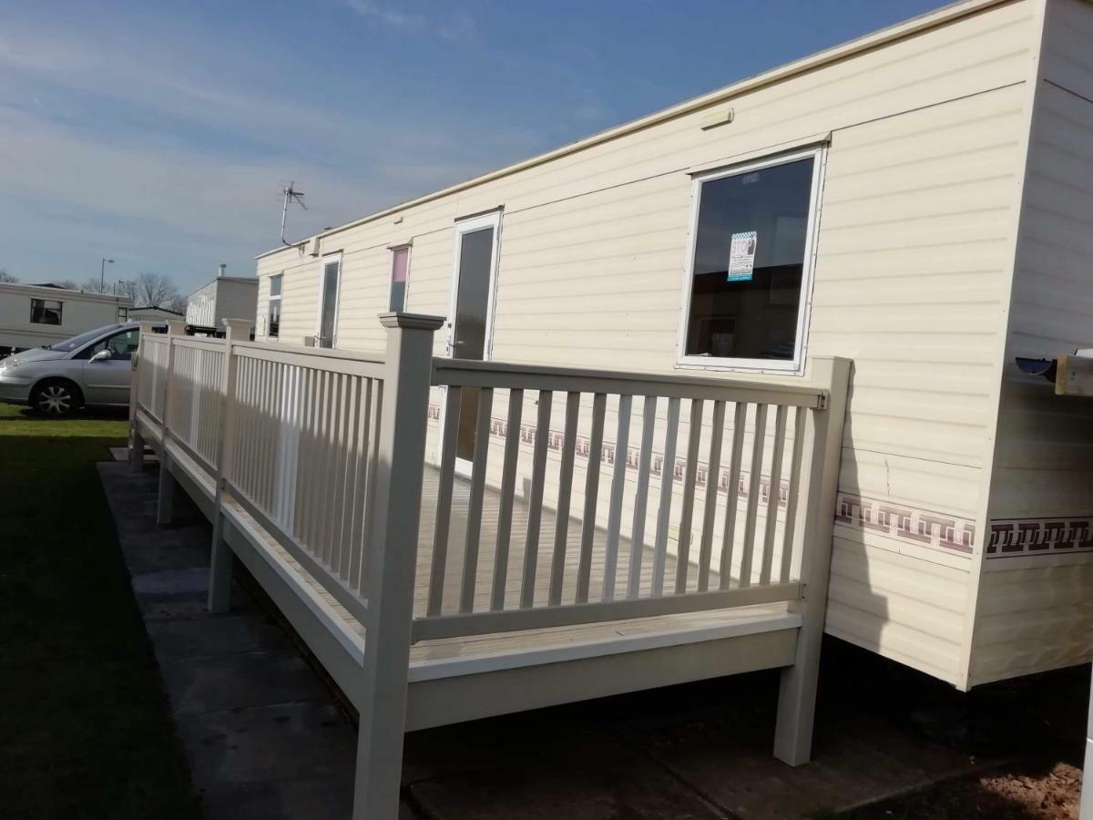 Готель 8 Berth Sealands Інголдмеллс Екстер'єр фото