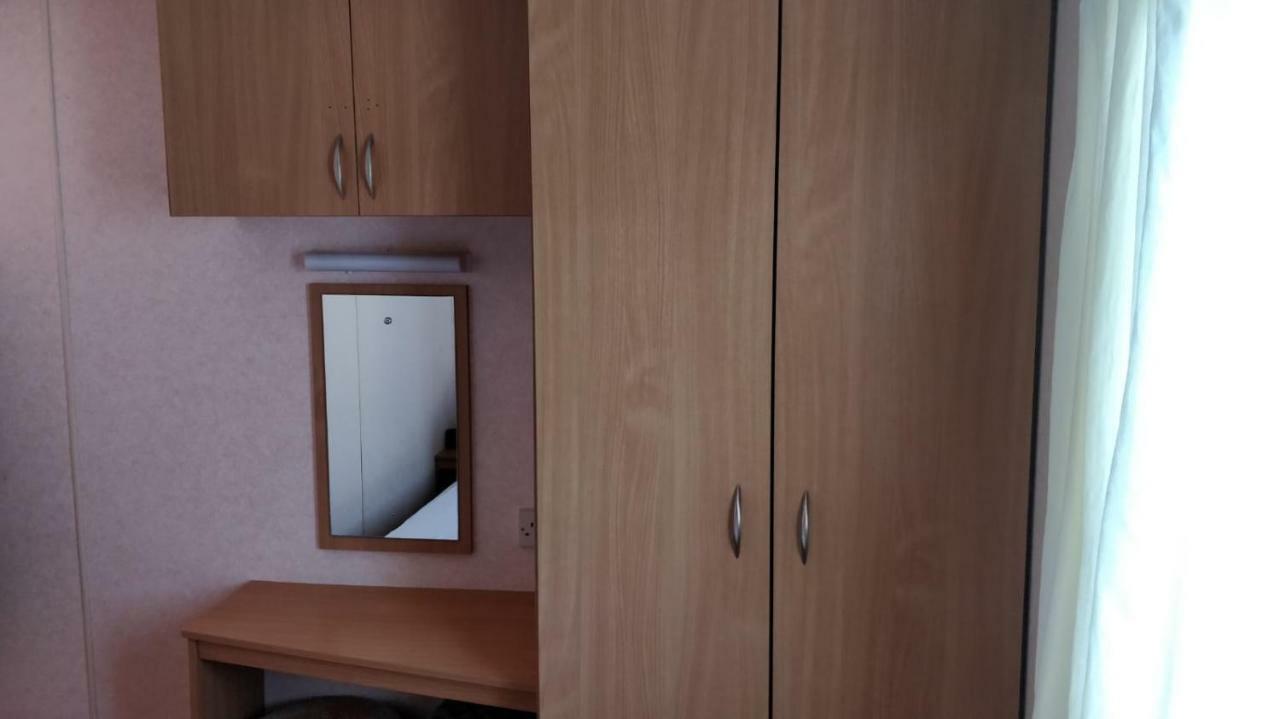 Готель 8 Berth Sealands Інголдмеллс Екстер'єр фото