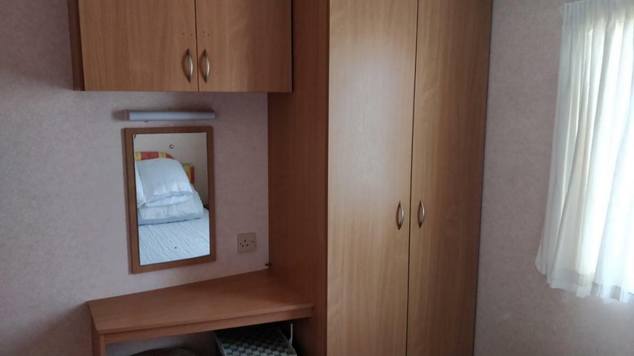 Готель 8 Berth Sealands Інголдмеллс Екстер'єр фото